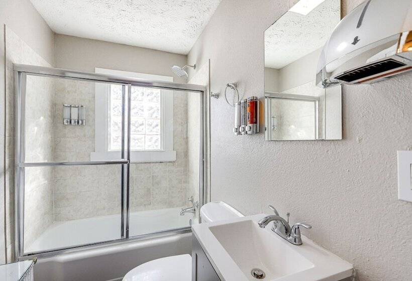 Pet Friendly Georgia Retreat W/ Fire Pit & Porch!