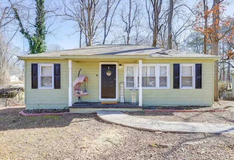 Pet Friendly Georgia Retreat W/ Fire Pit & Porch!