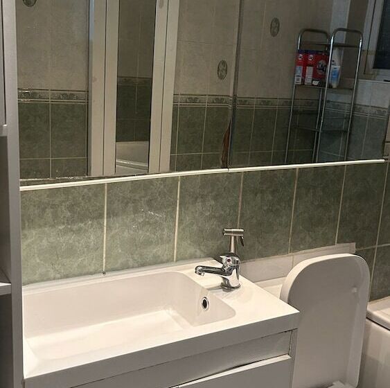 레지던스 Beautiful 3 Bed House In London