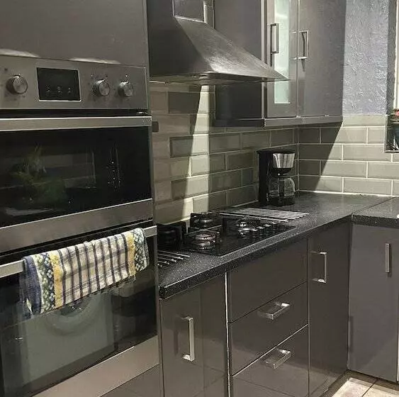 Residenssi Beautiful 3 Bed House In London