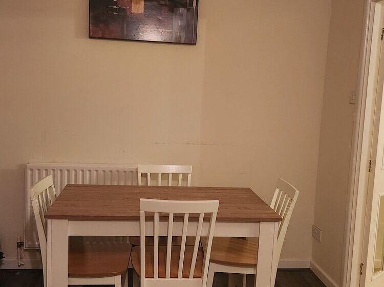 Residência Captivating 3 Bed House In Kent