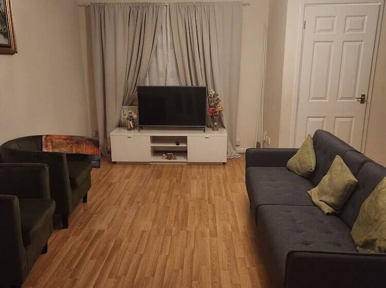 Residência Captivating 3 Bed House In Kent