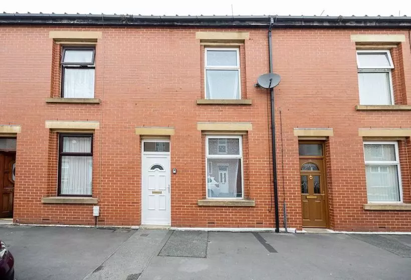 レジデンス Captivating 2 Bed House In Blackburn