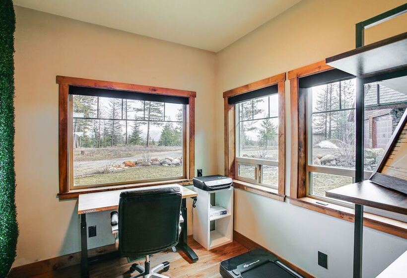 Spacious Priest River Retreat: 35 Mi To Schweitzer