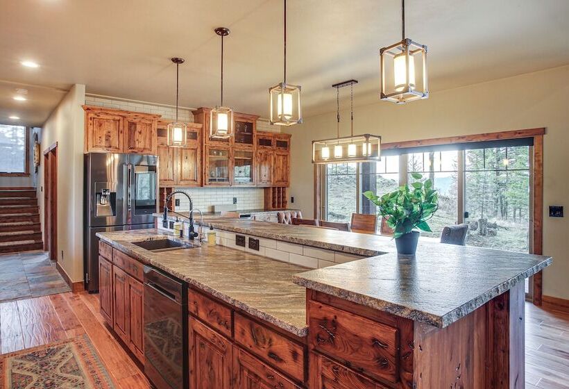 Spacious Priest River Retreat: 35 Mi To Schweitzer