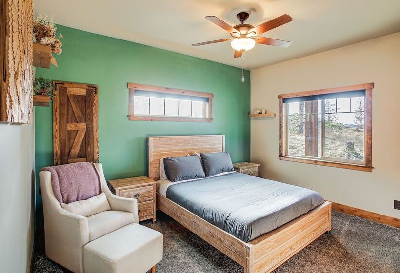 Spacious Priest River Retreat: 35 Mi To Schweitzer