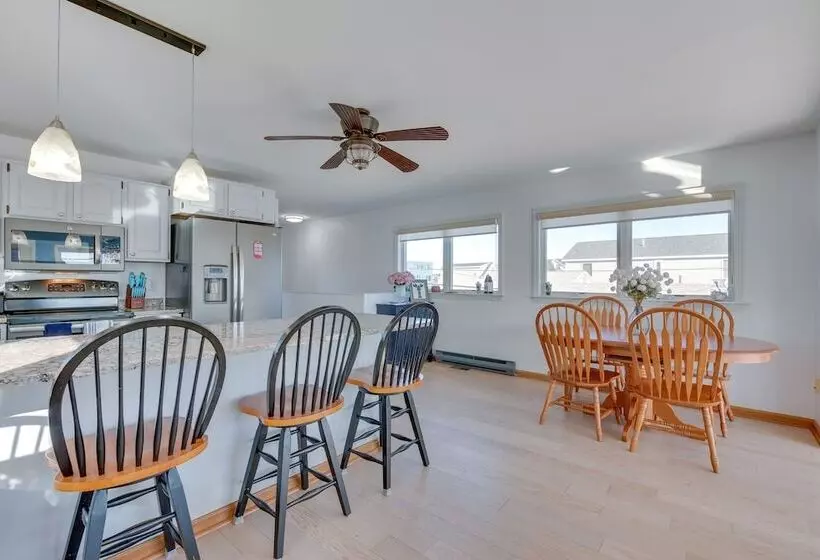 Wells Beach House W/ Ocean View Deck