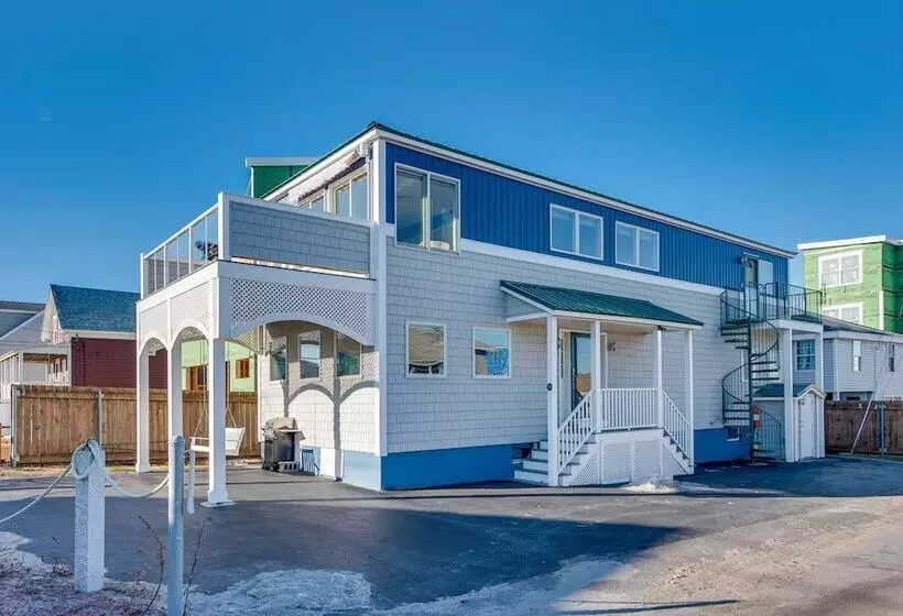 Wells Beach House W/ Ocean View Deck