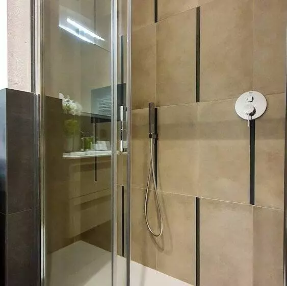 Emerald Green Residence