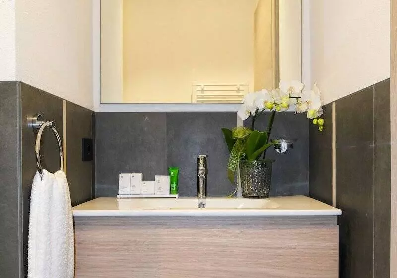 Emerald Green Residence