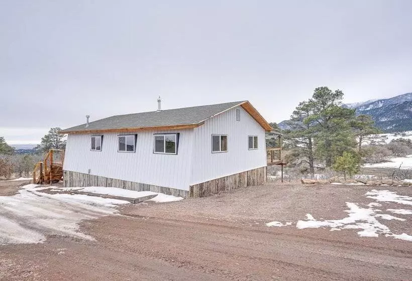 Idyllic Rye Cabin: Deck W/ Mountain Views!