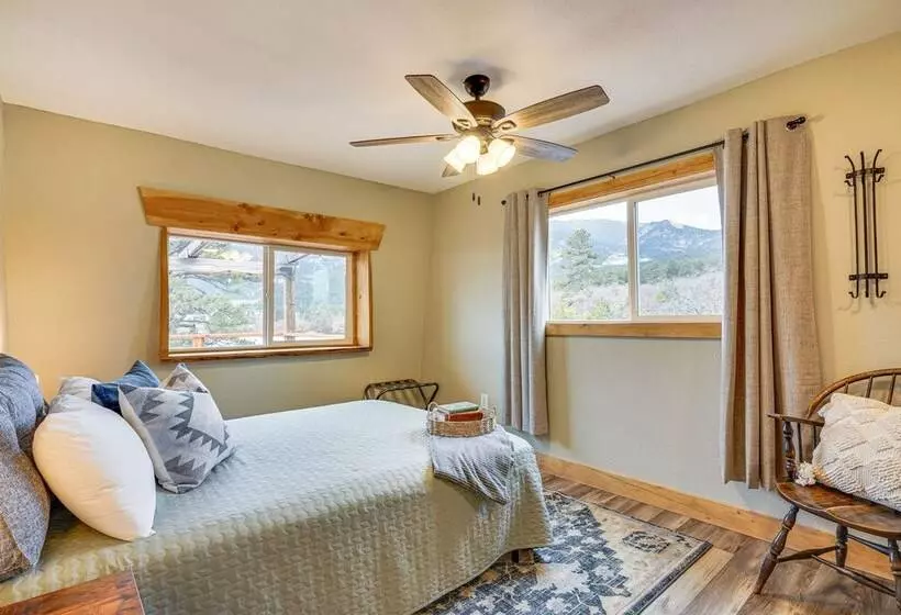 Idyllic Rye Cabin: Deck W/ Mountain Views!