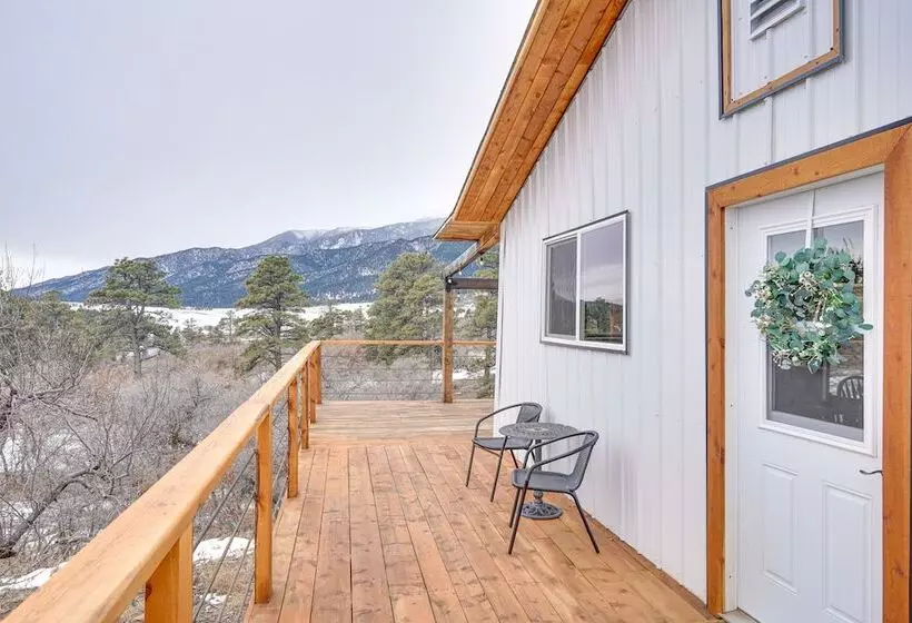 Idyllic Rye Cabin: Deck W/ Mountain Views!