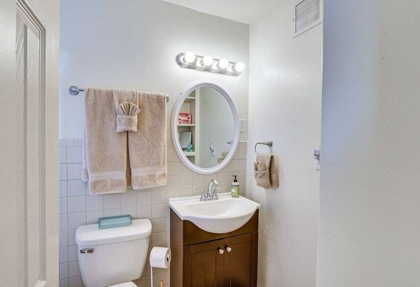 Farmington Family House: 4 Mi To Lake!