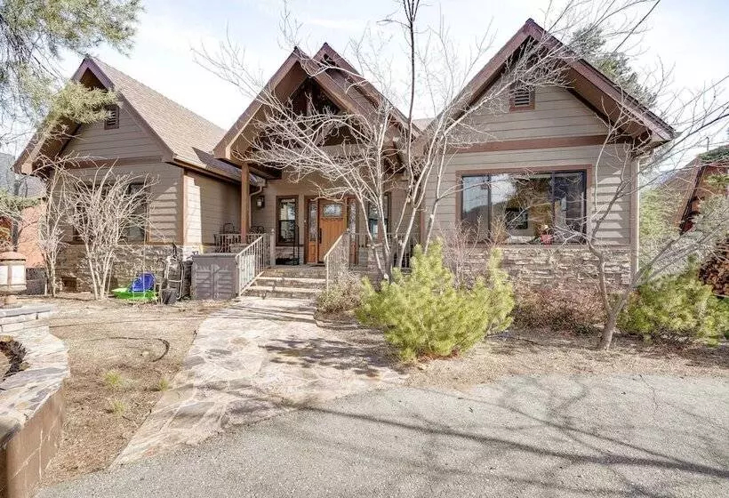 Pine Mountain Club Cabin W/ Private Deck & Views!