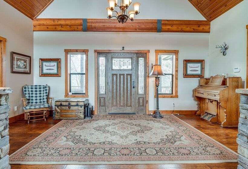 Pine Mountain Club Cabin W/ Private Deck & Views!