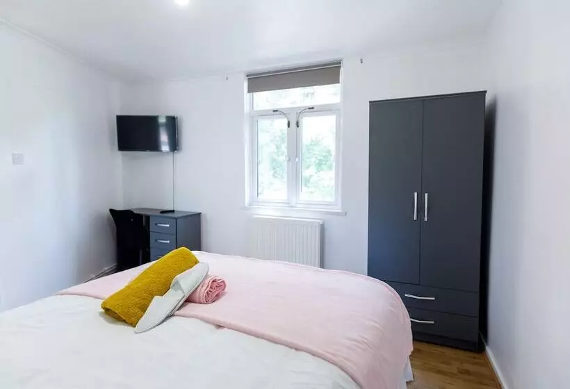 Residenssi Inviting 3 Bed House In London, Stay Up To 6