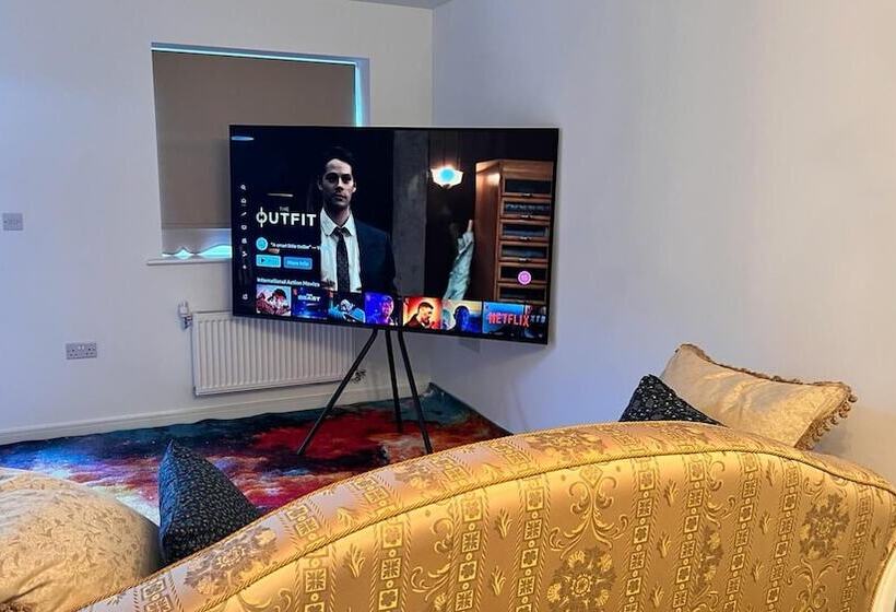 إقامة Pristine 3 Bed House In Grays