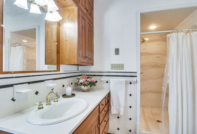 Restored Virginia Victorian: 10 Mi To Harrisonburg