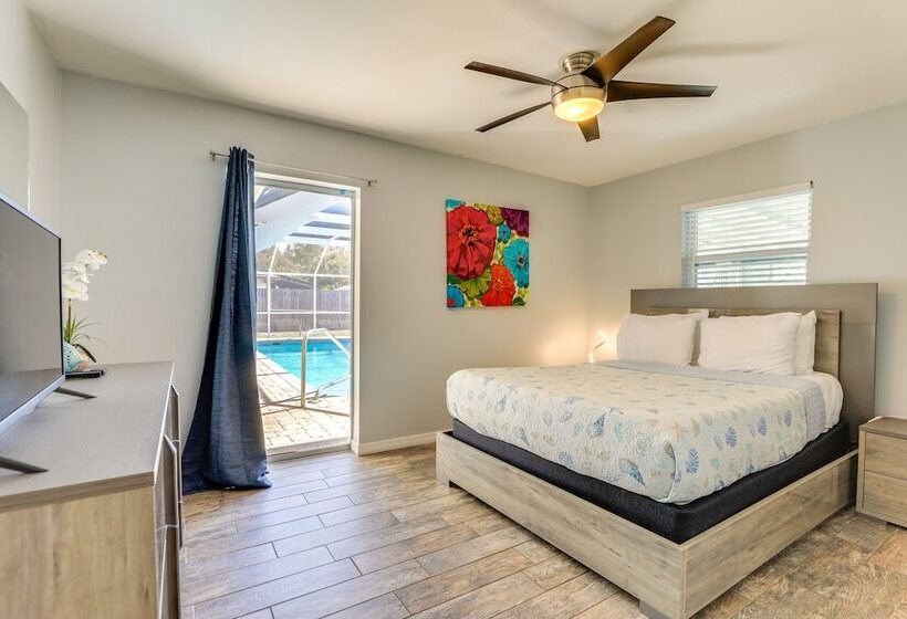 Sarasota Home W/ Heated Pool: 3 Mi To Airport!