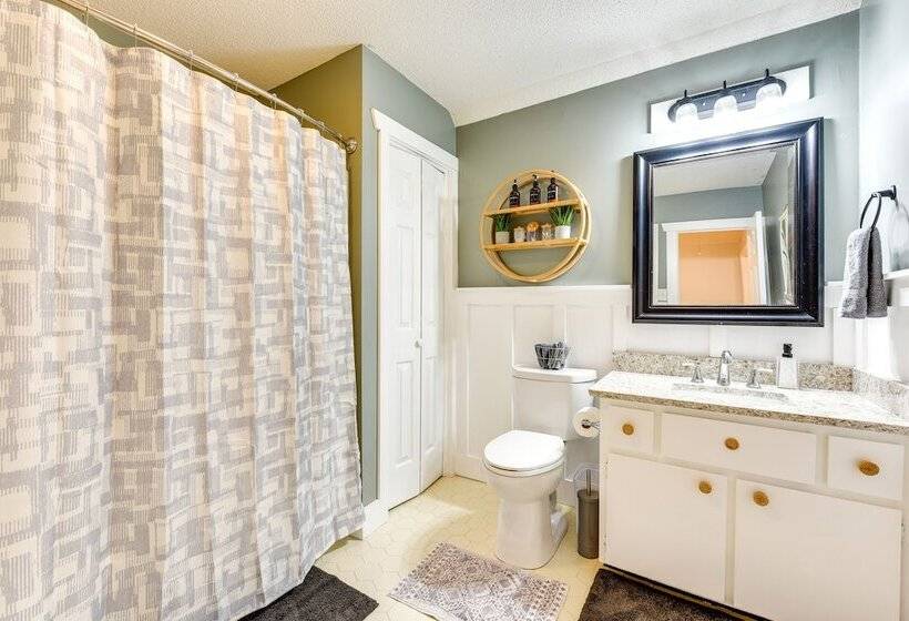 Savannah Home: Close To Bike Trails & Beaches!