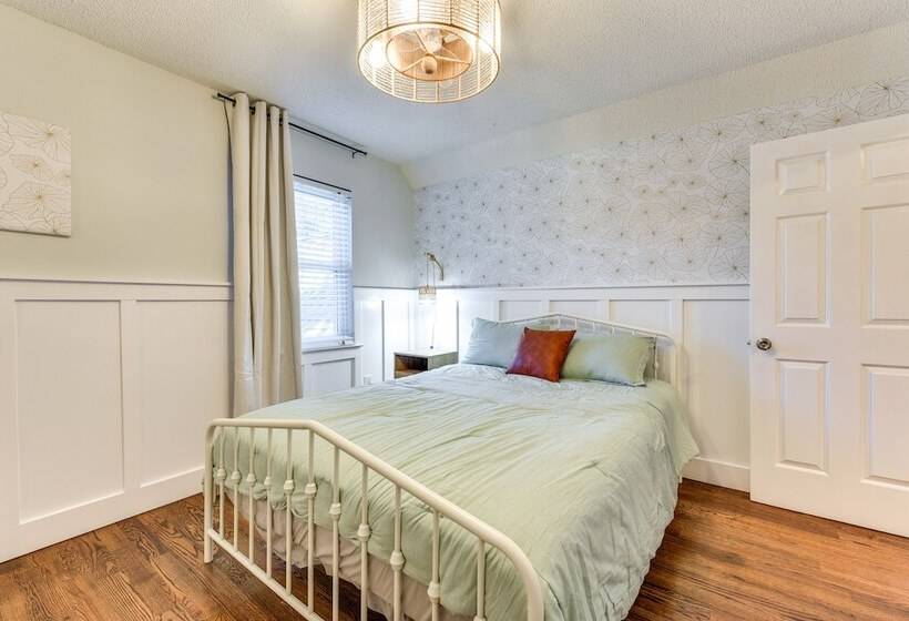 Savannah Home: Close To Bike Trails & Beaches!