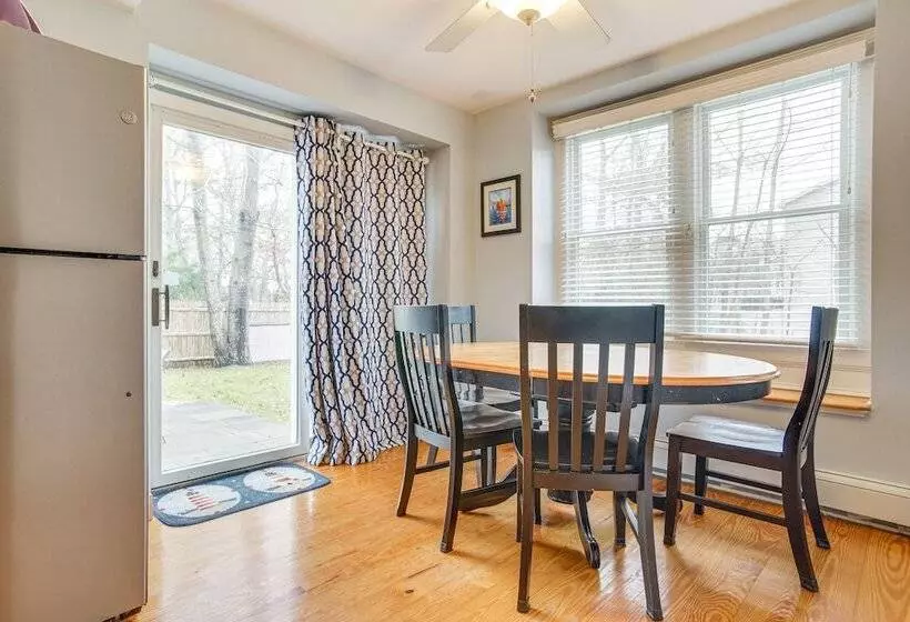 South Yarmouth Home W/ Gas Grill < 2 Mi To Beaches