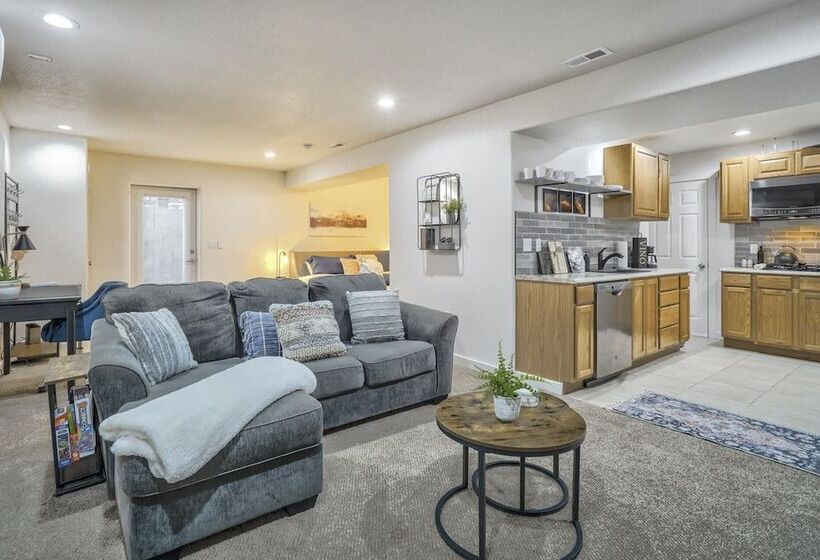 1bd Suitewalking Distance From Red Rocks