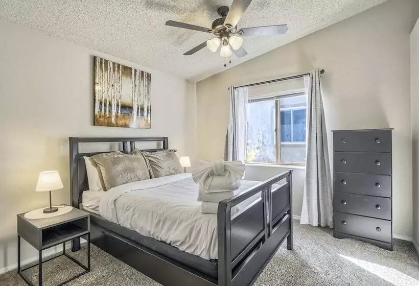 3bddog Friendlynear Shopping & Restaurants