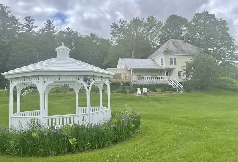 Aamiaismajoitus (B&B) Mad River Inn