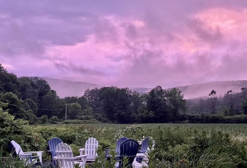 ベッドアンドブレックファースト Mad River Inn