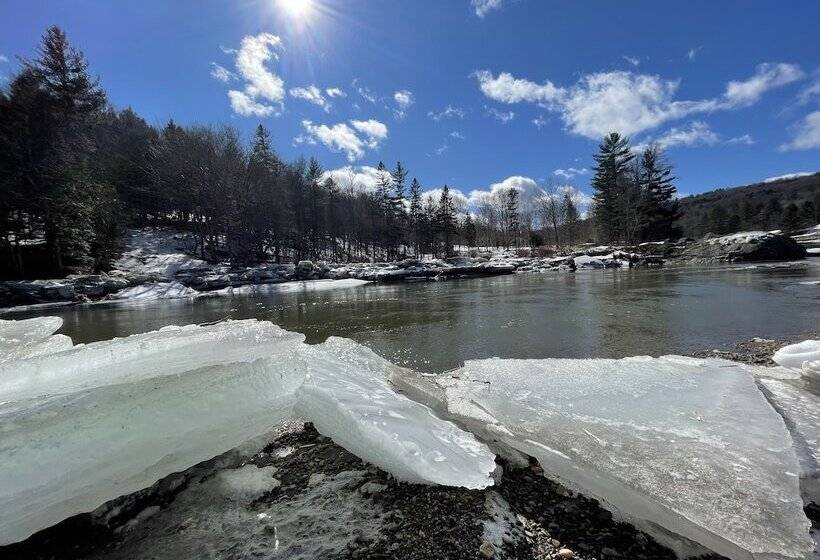 ベッドアンドブレックファースト Mad River Inn