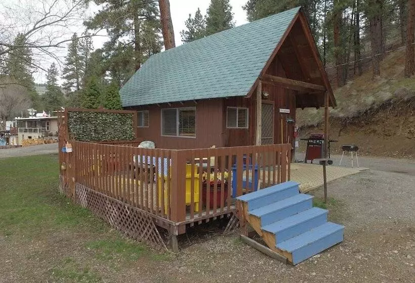 Liars Cove Resort