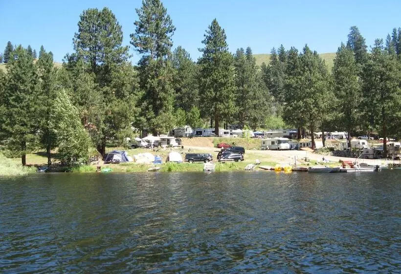 Liars Cove Resort
