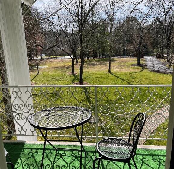 مبيت وإفطار The Virginia Cliffe Inn