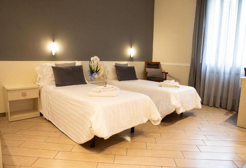 هتل Affittacamere Serena