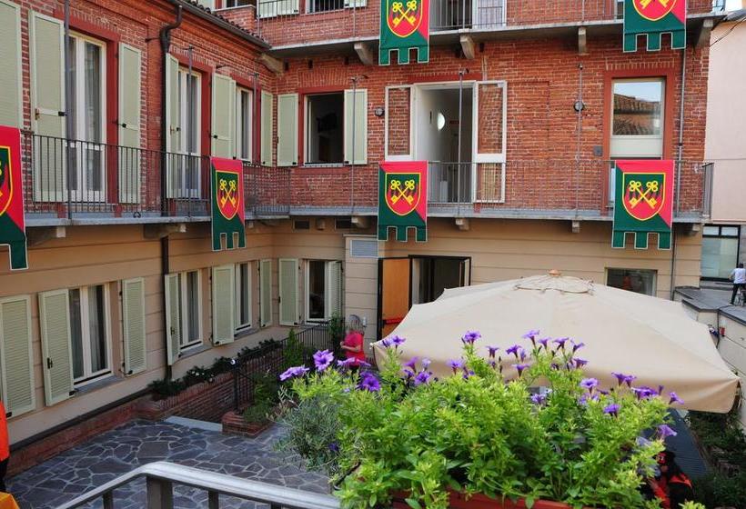 هتل Albergo Etico Asti