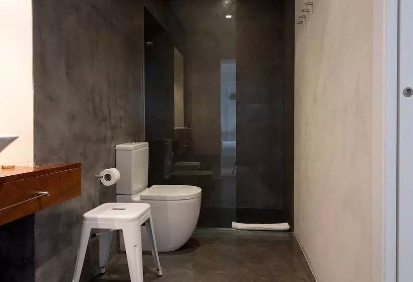 Hotel Cheap & Chic