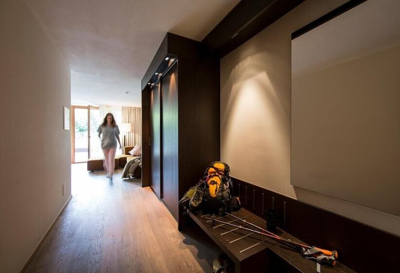 ホテル Dolomitenblick