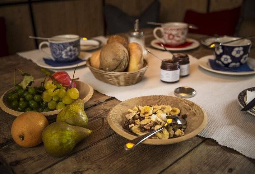 ホテル Dolomitenblick