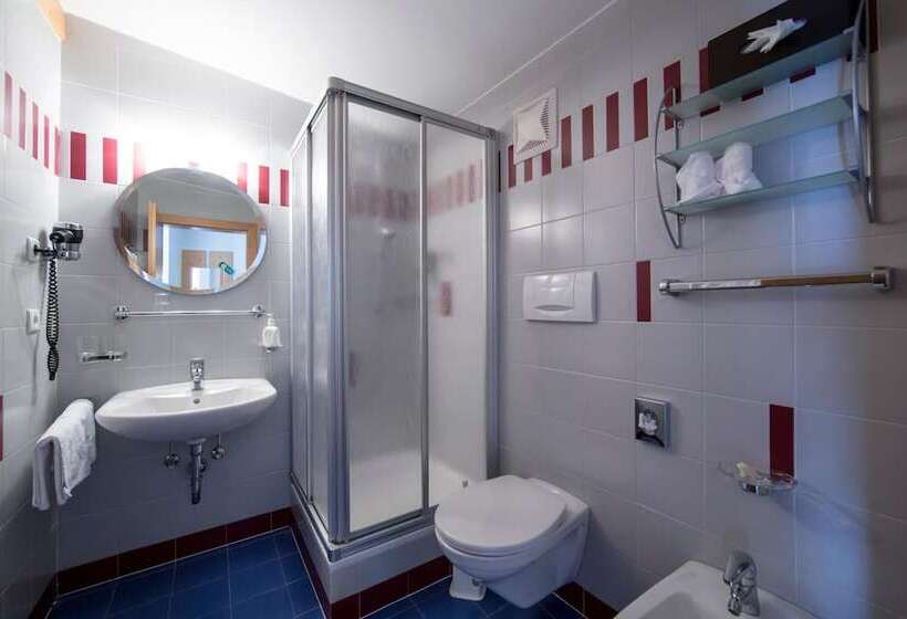 ホテル Dolomitenblick