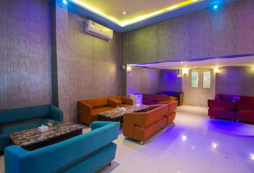 Hotelli Satish Executive