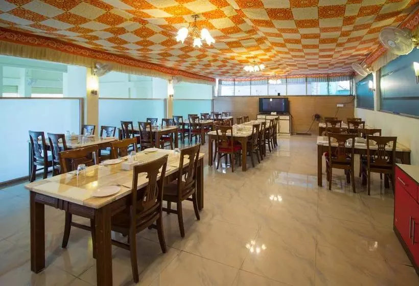 Hotelli Satish Executive