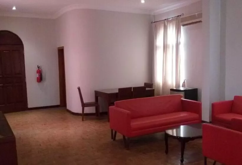 Hotel Tema Central