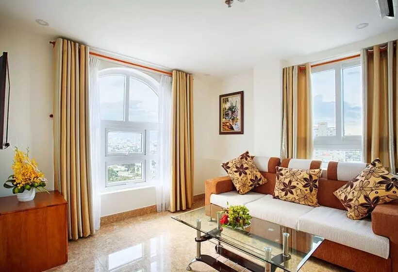 Titan Hotel Da Nang