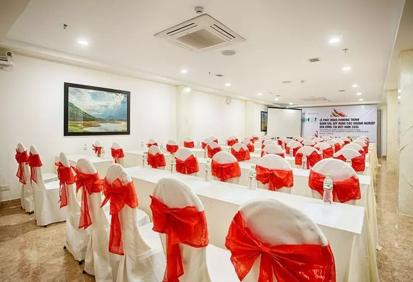 Titan Hotel Da Nang