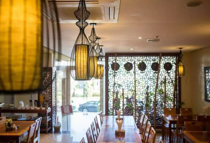 Titan Hotel Da Nang
