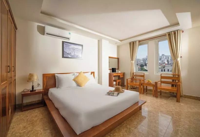 Titan Hotel Da Nang