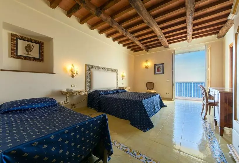 هتل Villa Isabella
