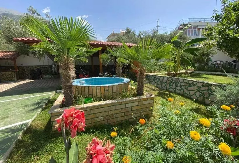 هتل Yard Paradise Rooms Dhermi
